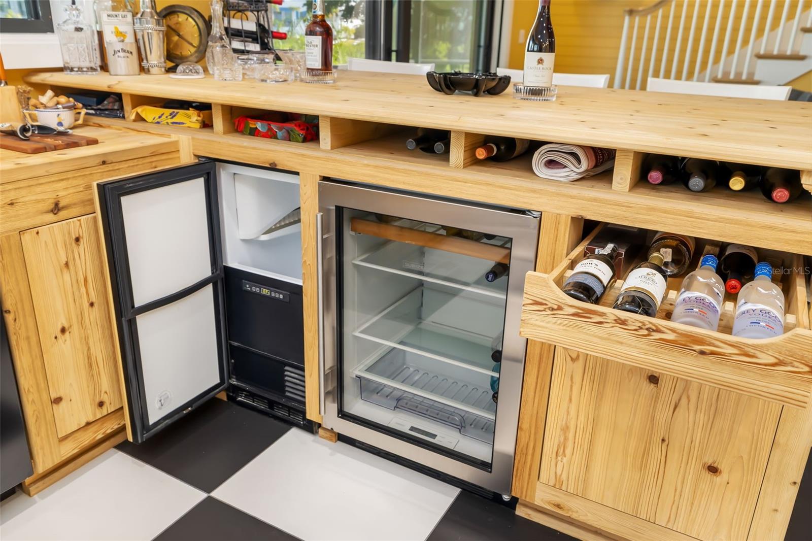 BAY ISLES - Residential