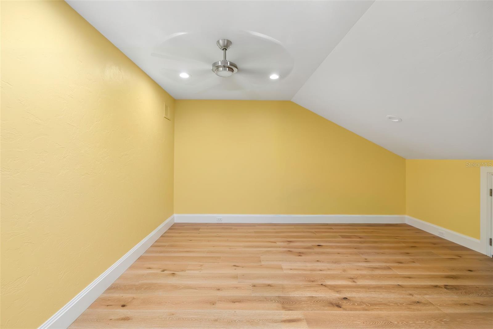 BAY ISLES - Residential