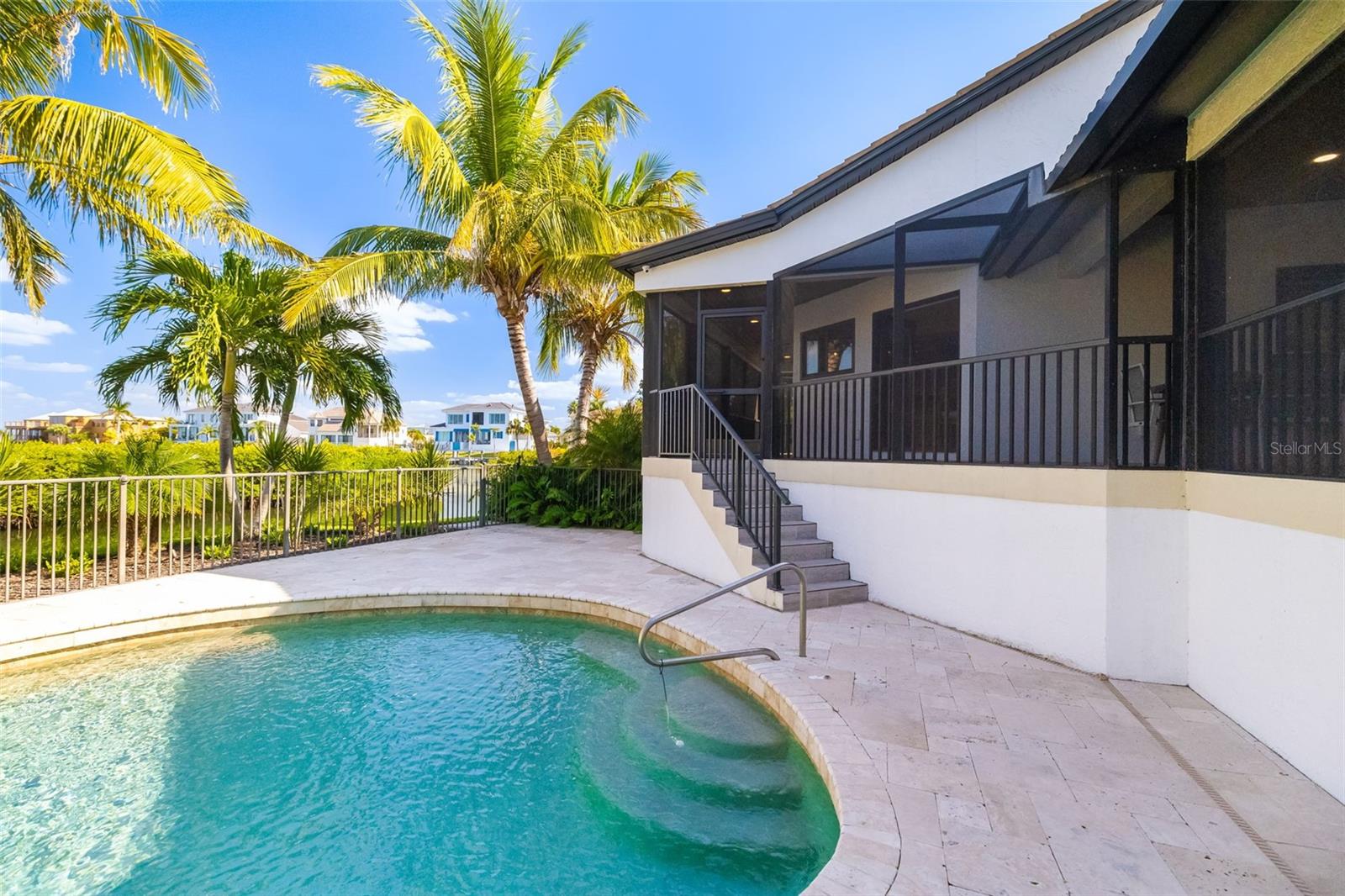 BAY ISLES - Residential