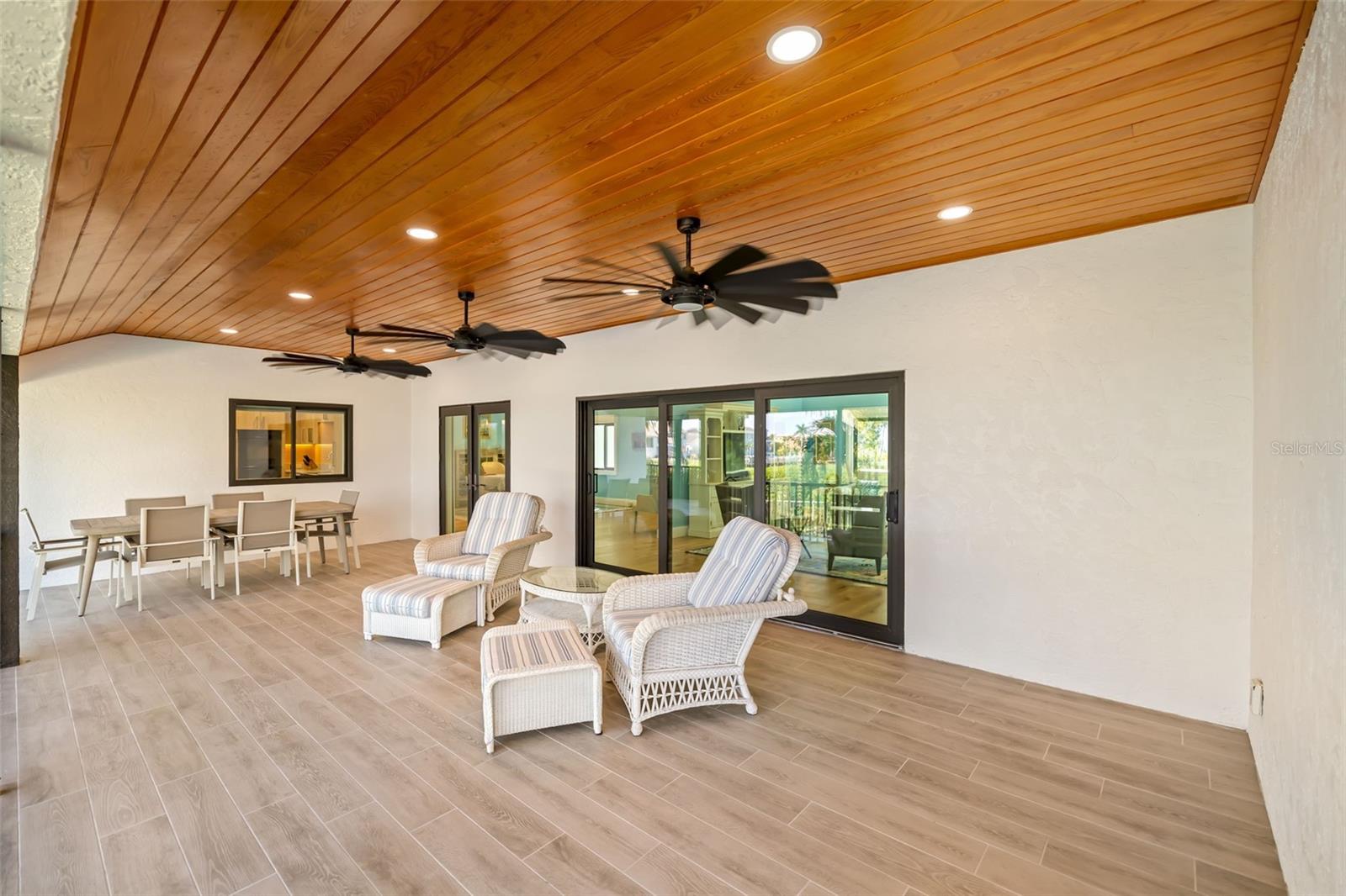 BAY ISLES - Residential