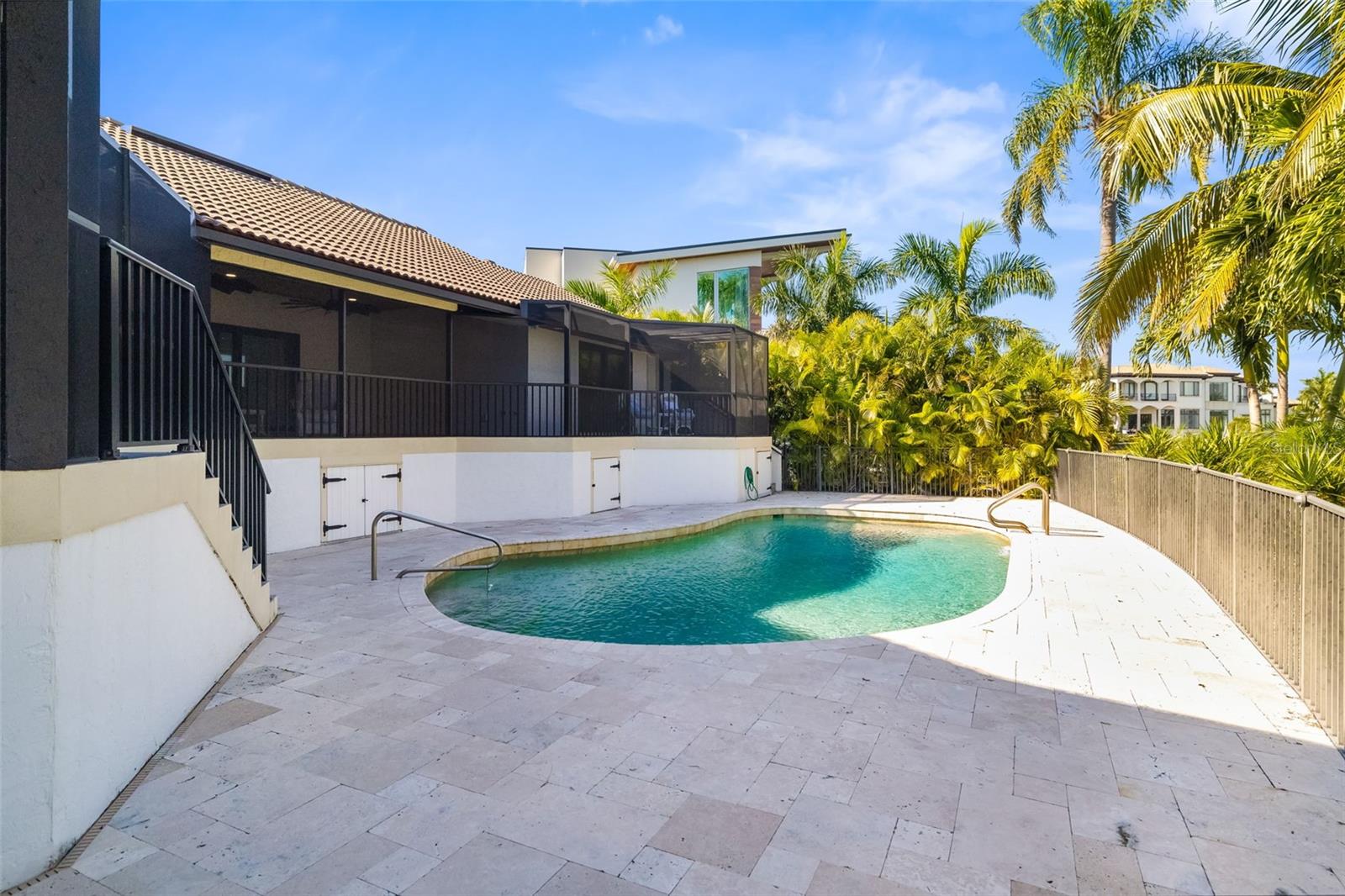 BAY ISLES - Residential