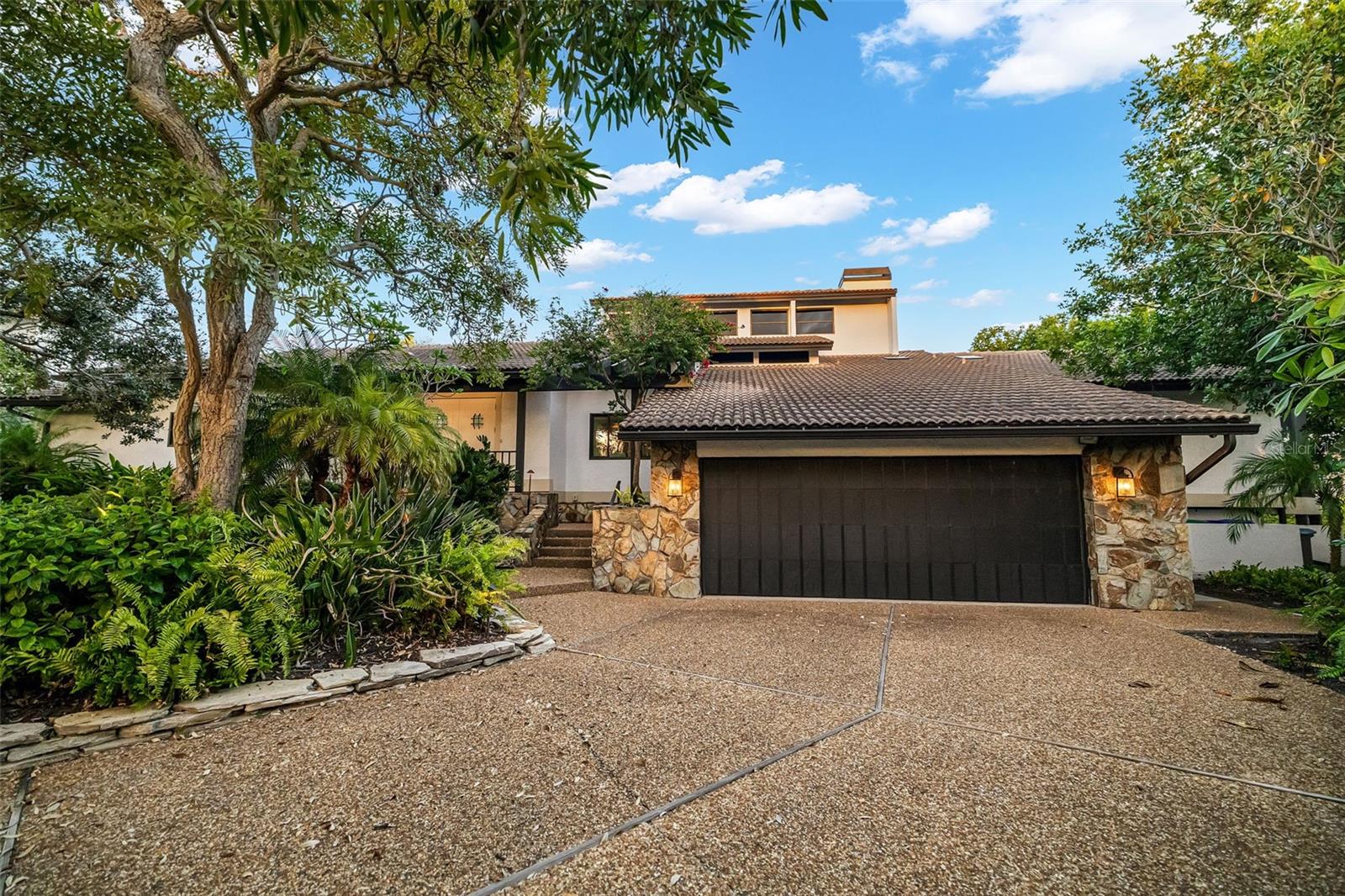 BAY ISLES - Residential