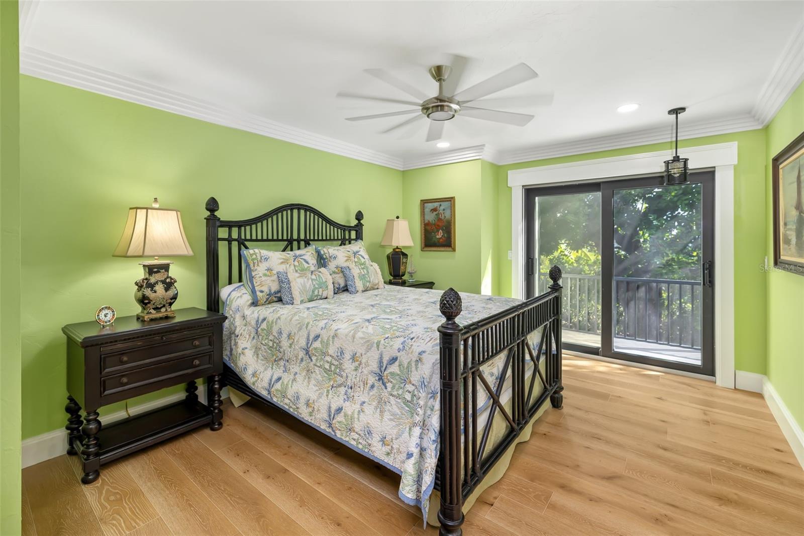 BAY ISLES - Residential