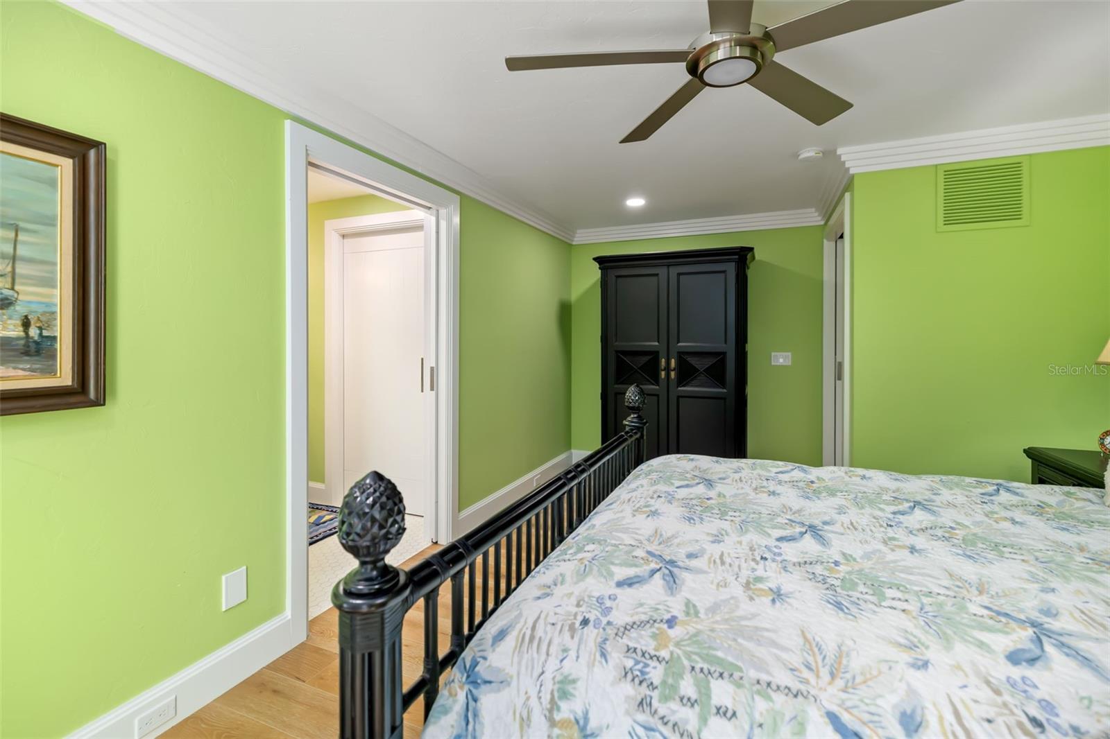 BAY ISLES - Residential