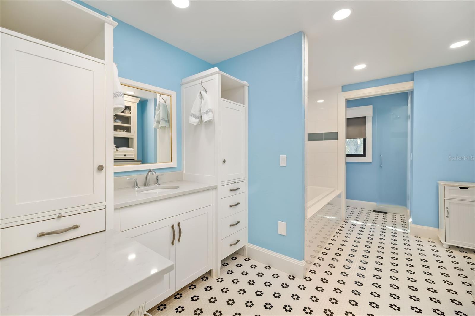 BAY ISLES - Residential