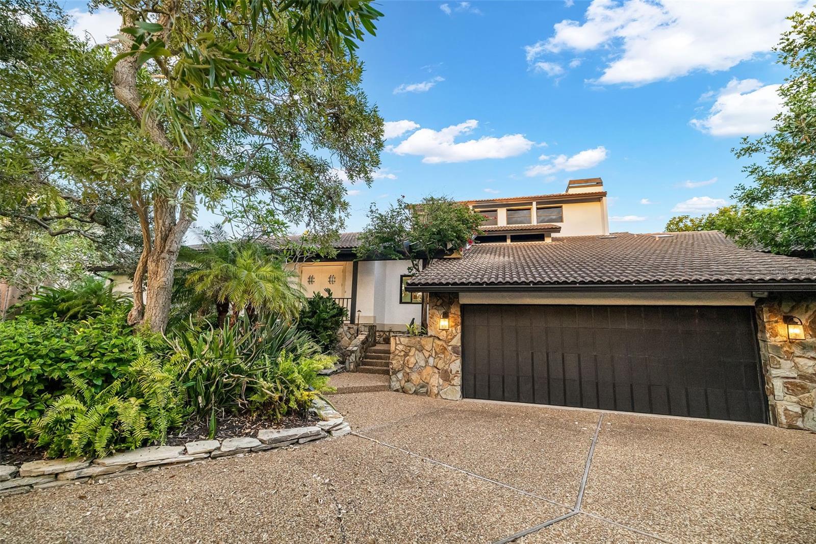 BAY ISLES - Residential