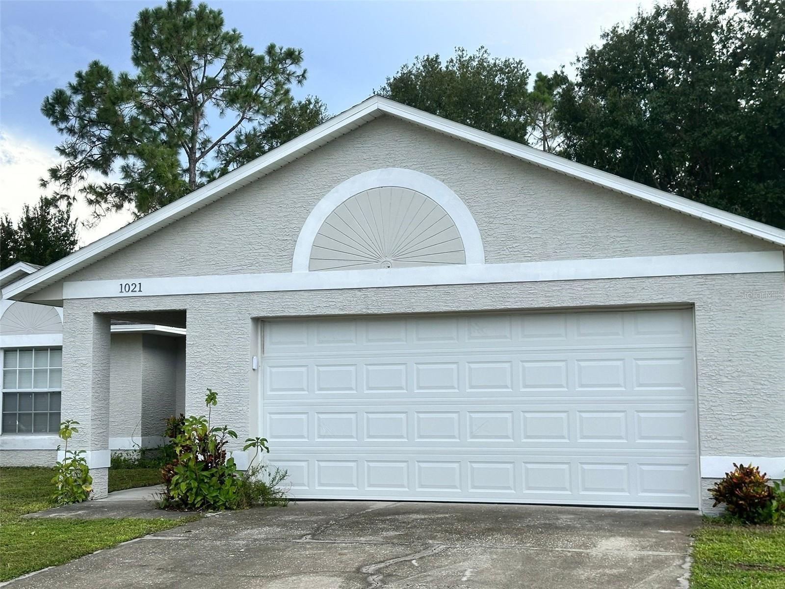 Welcome to this charming 3-bedroom, 2-bath home featuring a bright and open layout, perfect for families or anyone seeking a comfortable and stylish living space. The living room, kitchen, and dining area feature ceramic tile flooring. The backyard is ideal for relaxing or entertaining guests, offering a private and inviting atmosphere. Located in a desirable Kissimmee neighborhood, this home offers easy access to shopping, schools, Poinciana Parkway, restaurants, and banks. Schedule your appointment today!