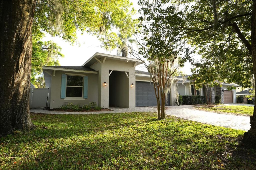 Photo of 2004 E Grant Avenue, Orlando, FL 32806 (MLS # O6392497)