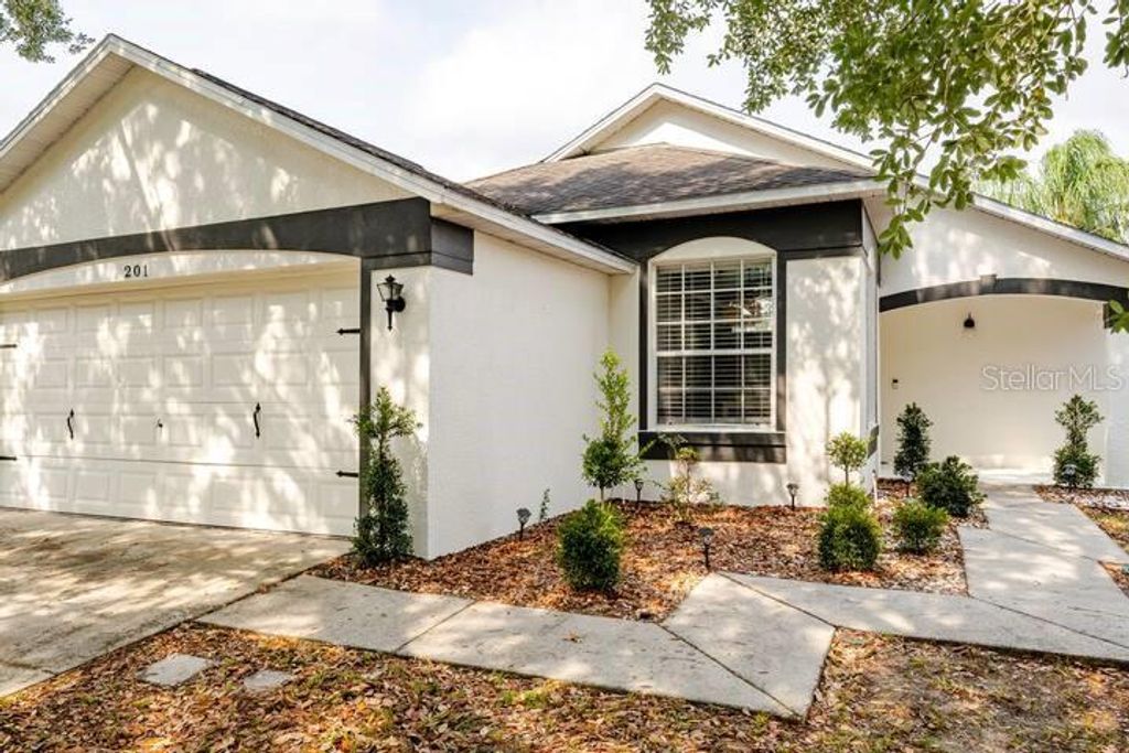 Photo of 201 Jerica Lane, Davenport, FL 33897 (MLS # S5133661)