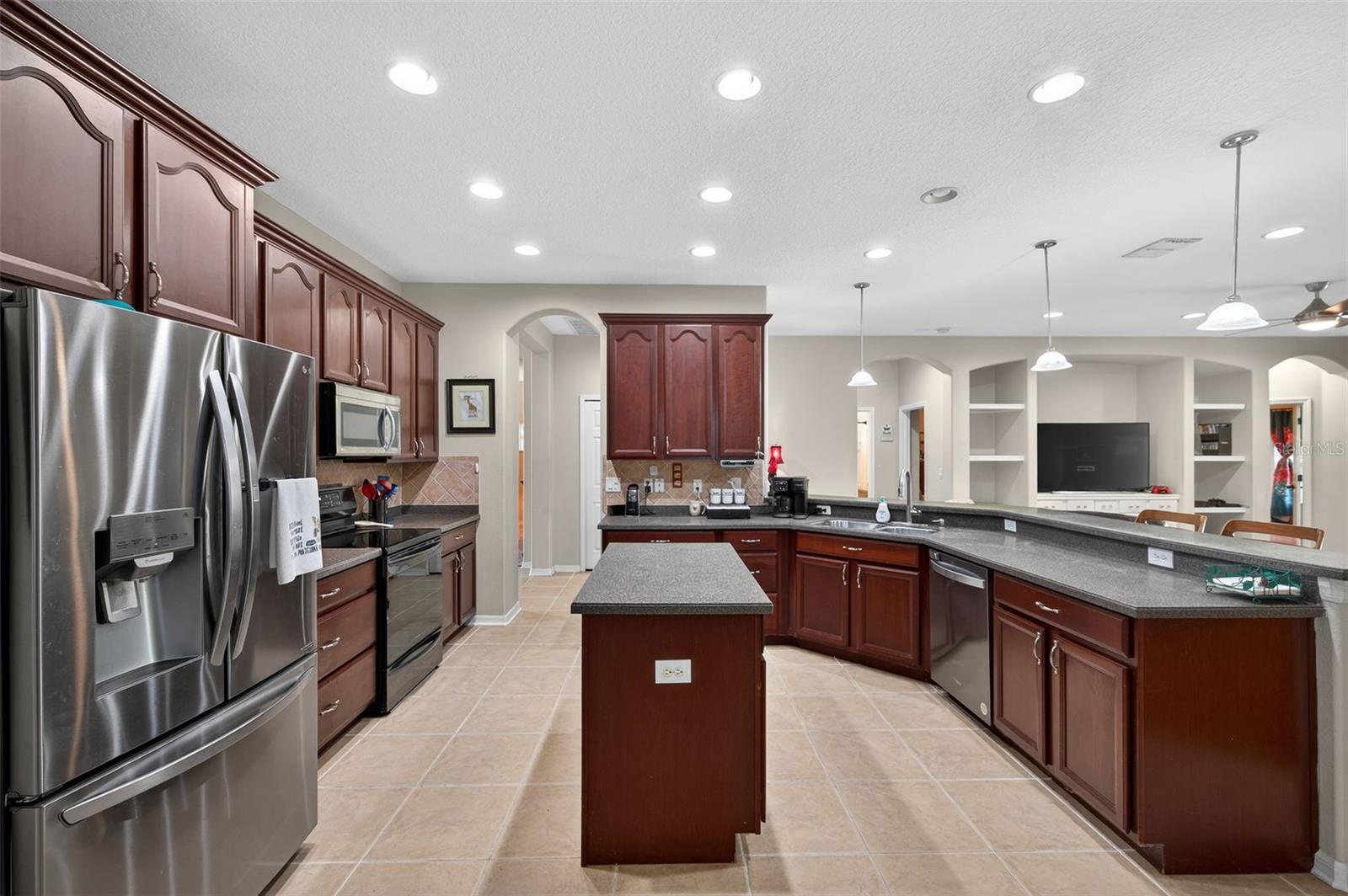 WATERS EDGE - Residential