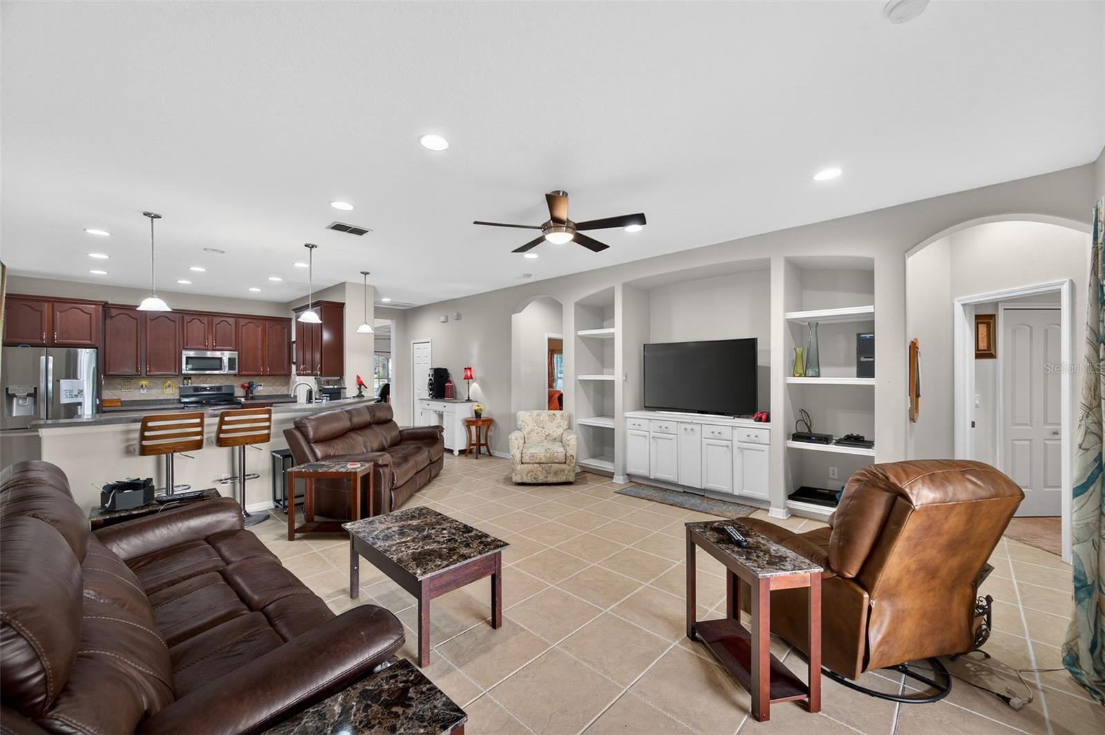 WATERS EDGE - Residential