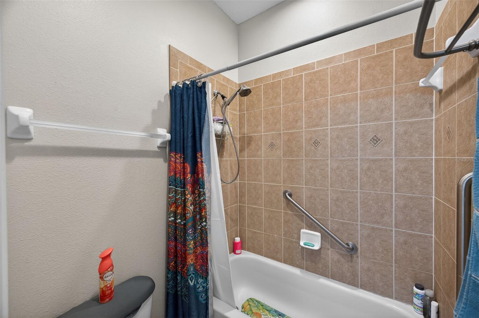 WATERS EDGE - Residential