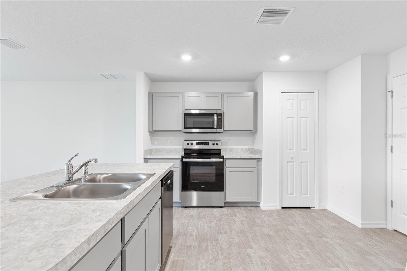 PALM COAST SEC 32 - Residential Lease