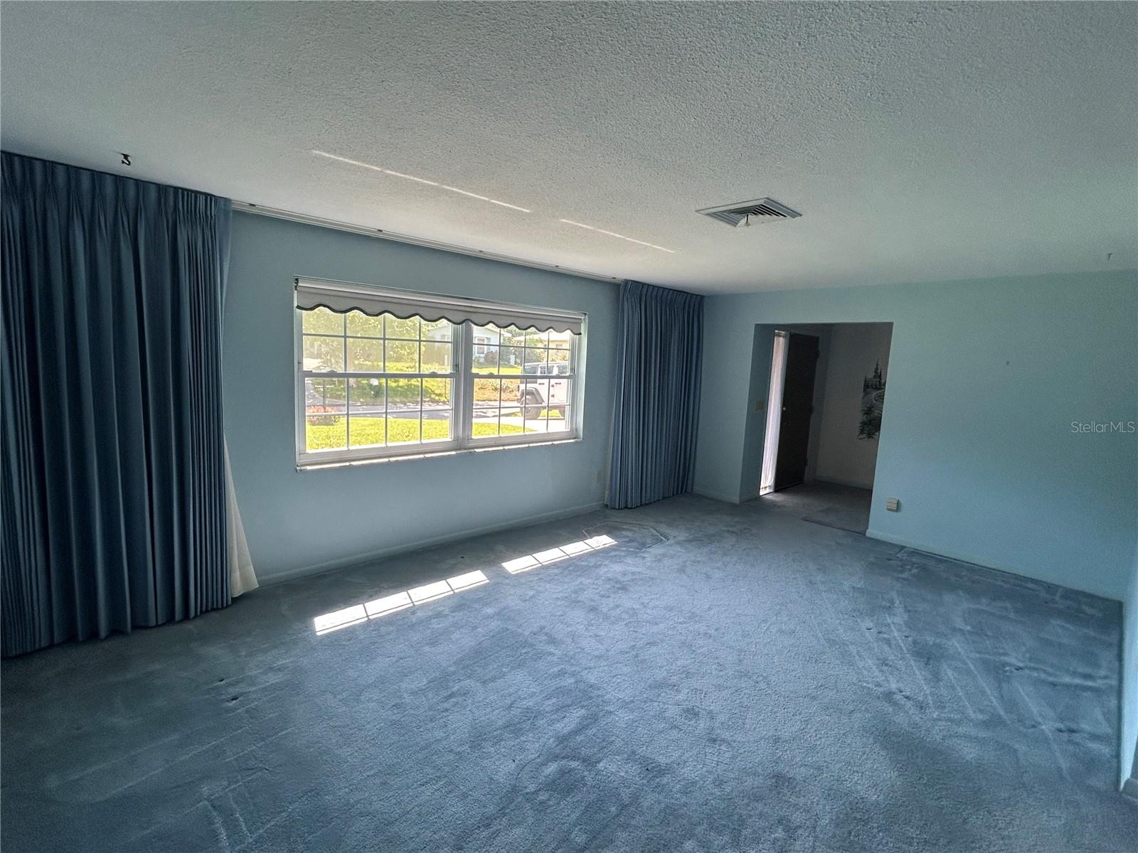 1323 FAIRFIELD DRIVE