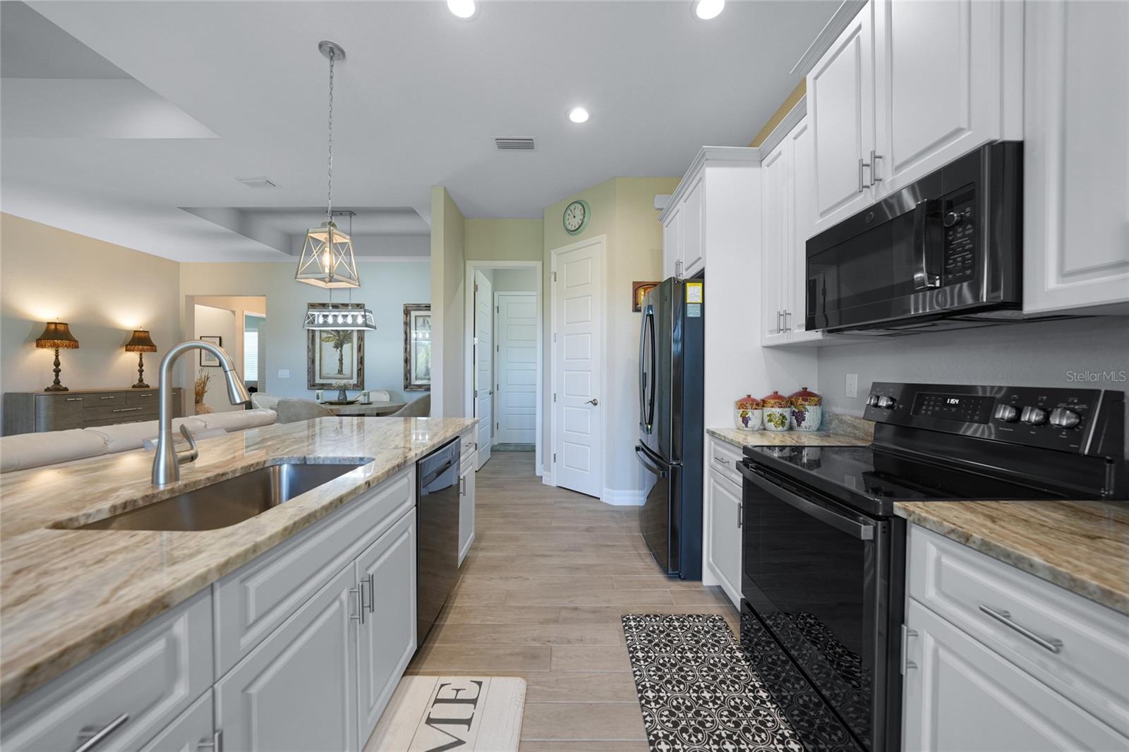 ROTONDA LAKES - Residential