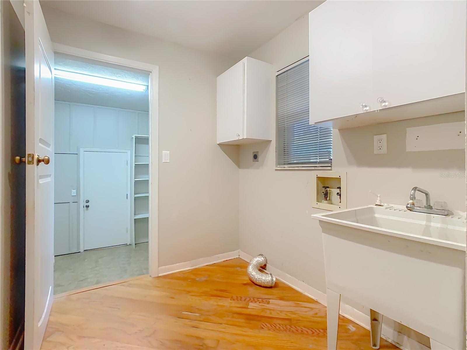 WESTLAKE VILLAGE - Residential