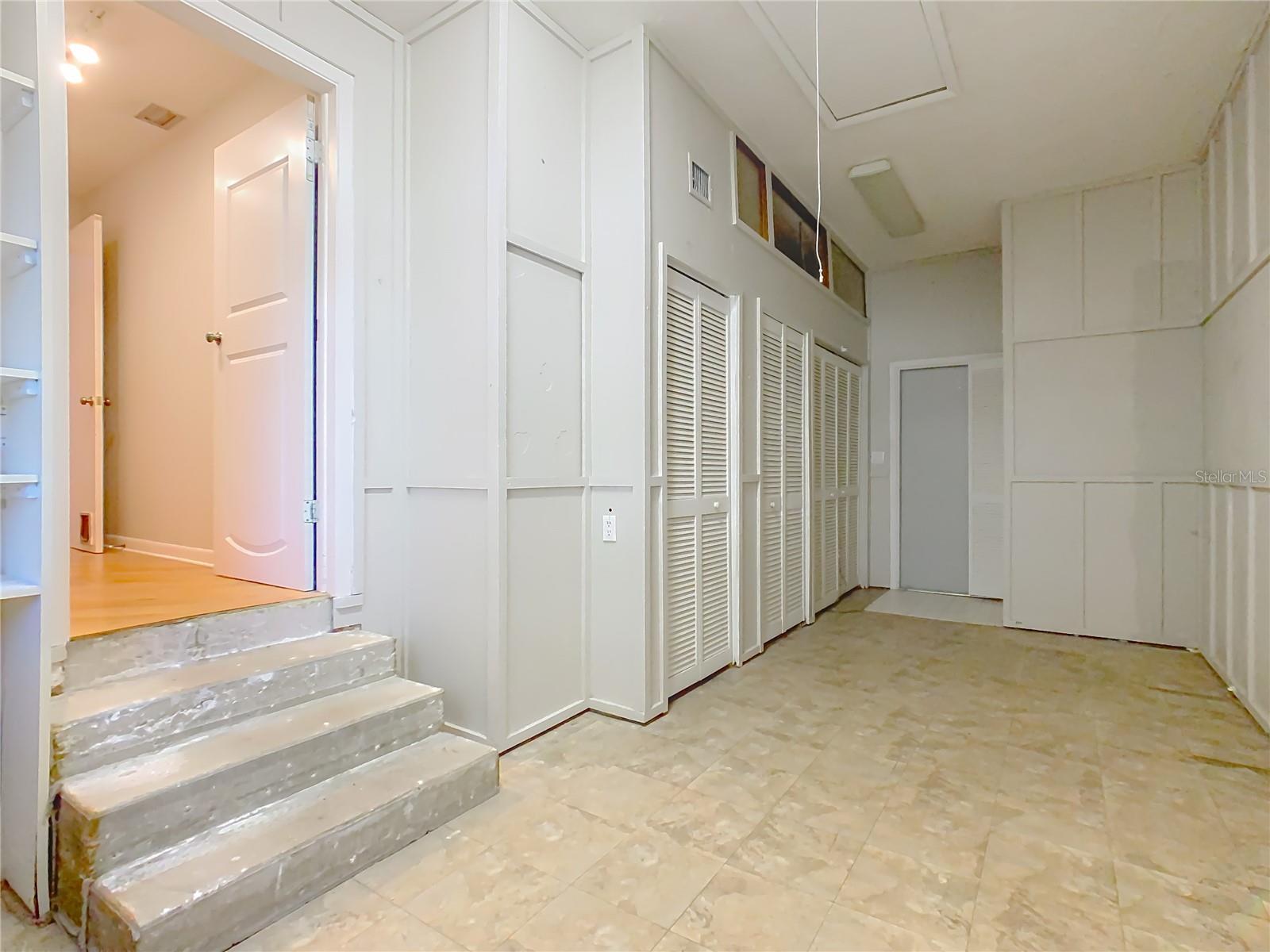 WESTLAKE VILLAGE - Residential