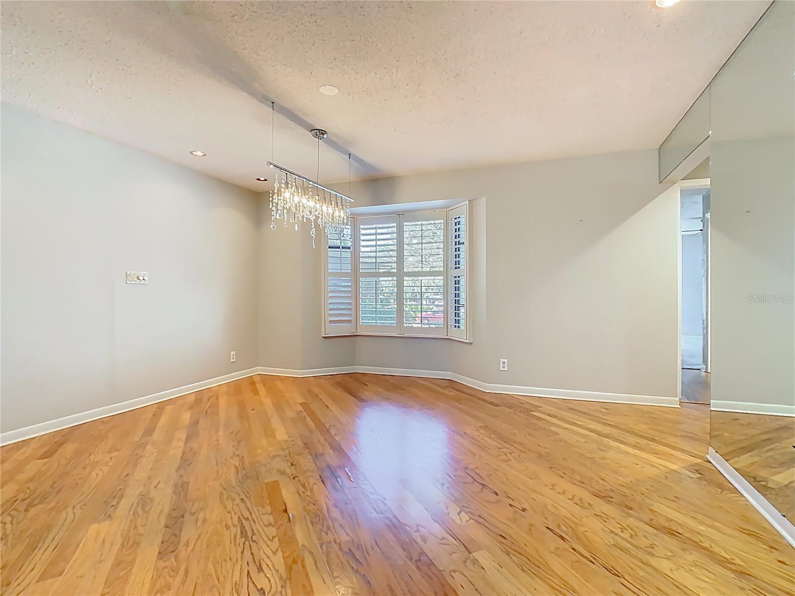 WESTLAKE VILLAGE - Residential