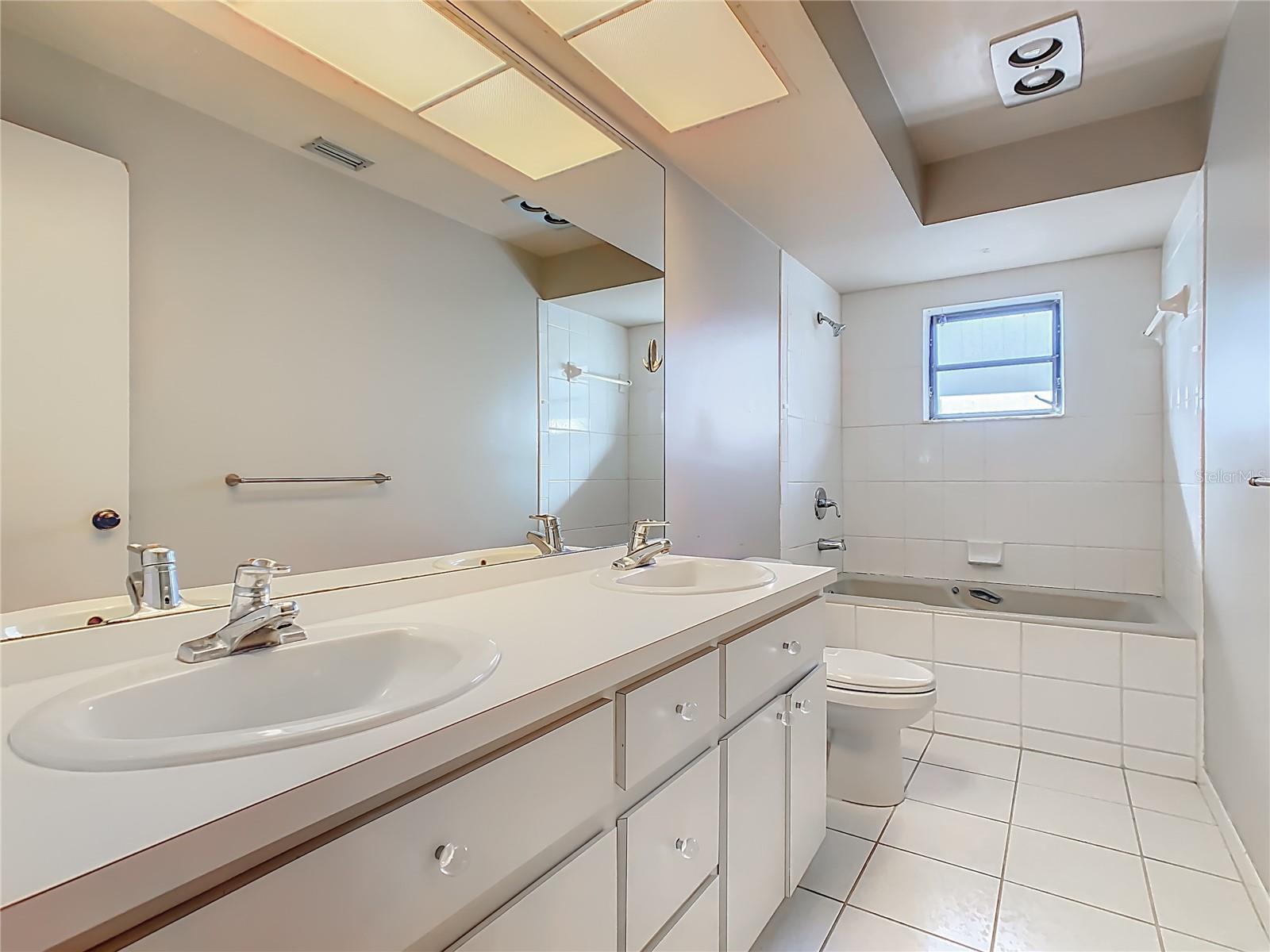 WESTLAKE VILLAGE - Residential