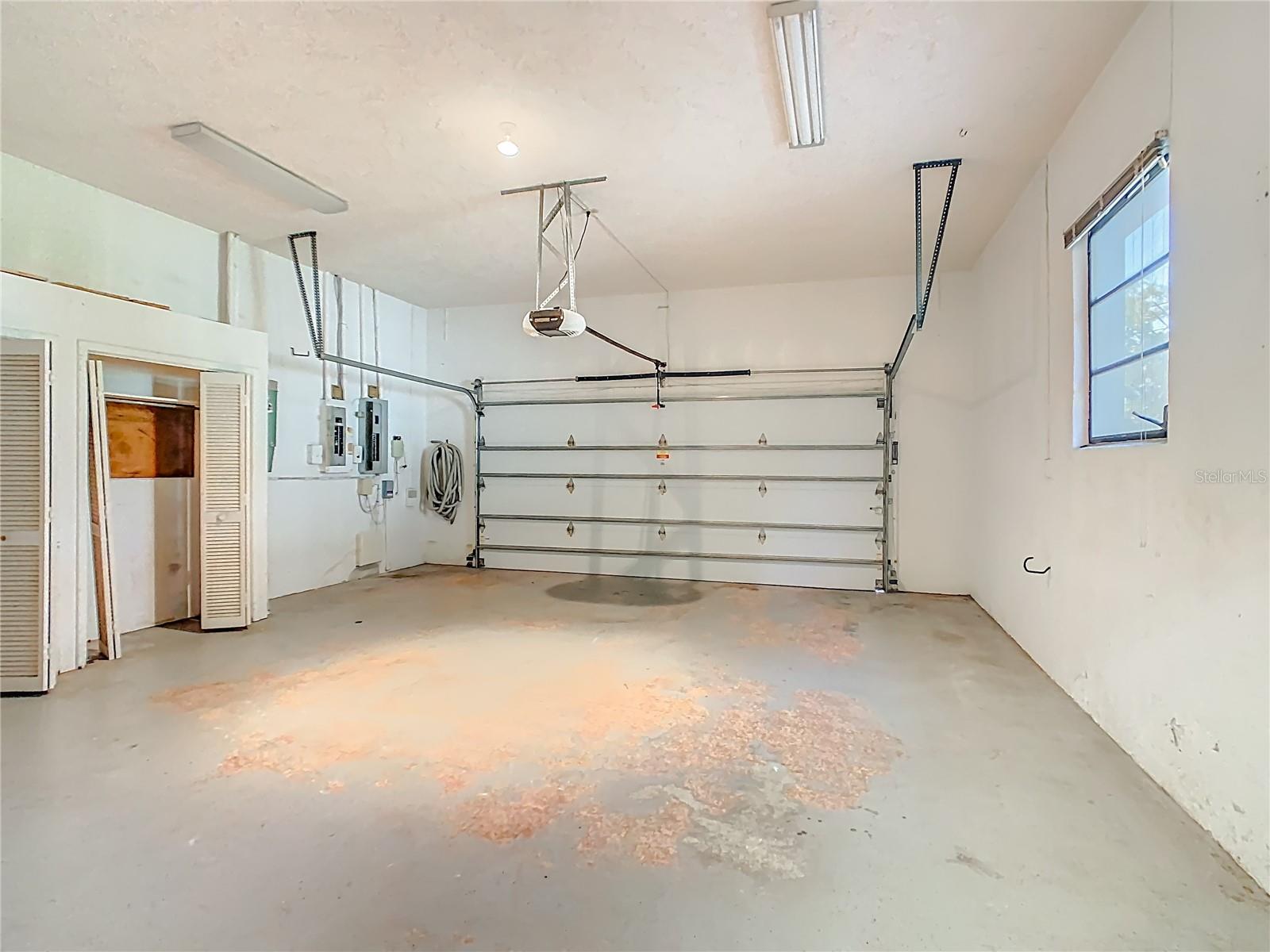 WESTLAKE VILLAGE - Residential