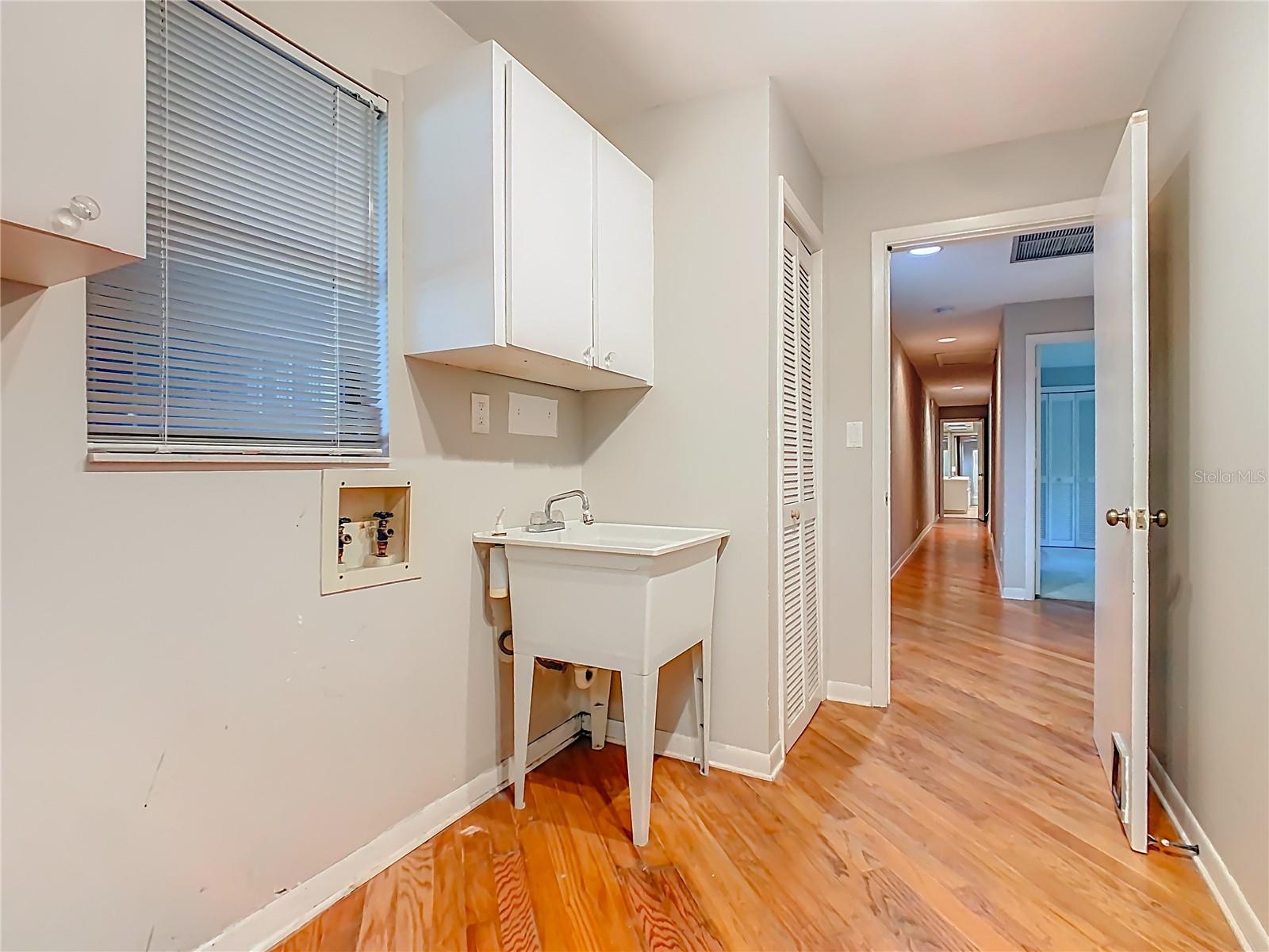 WESTLAKE VILLAGE - Residential