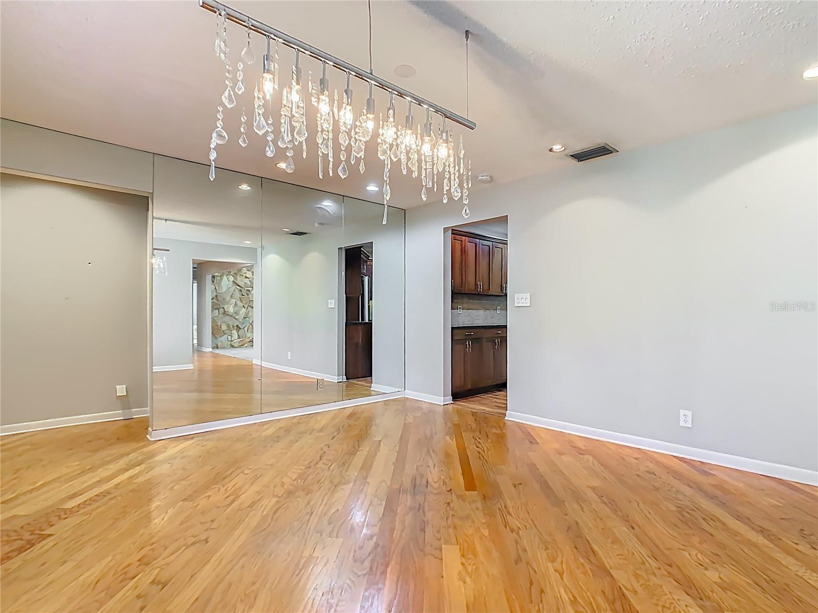 WESTLAKE VILLAGE - Residential