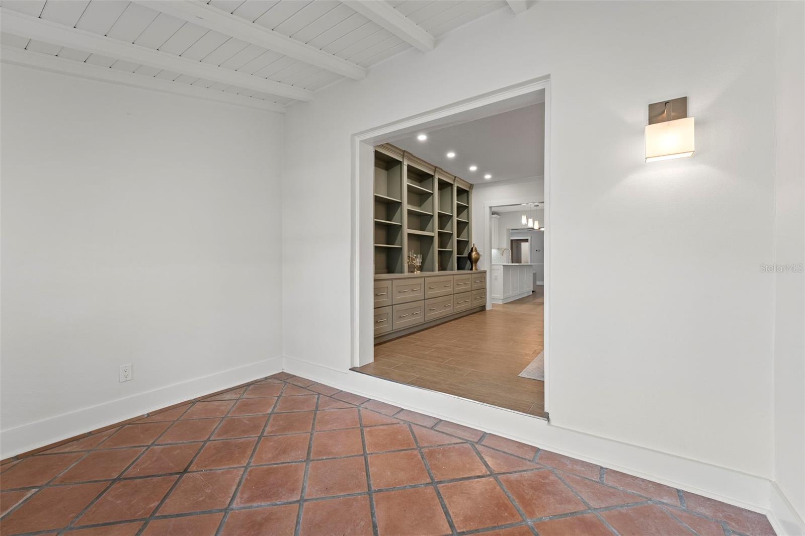 605 BOSPHOROUS AVENUE