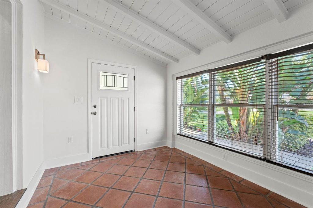 Photo of 605 Bosphorous Avenue, Tampa, FL 33606 (MLS # TB8398949)