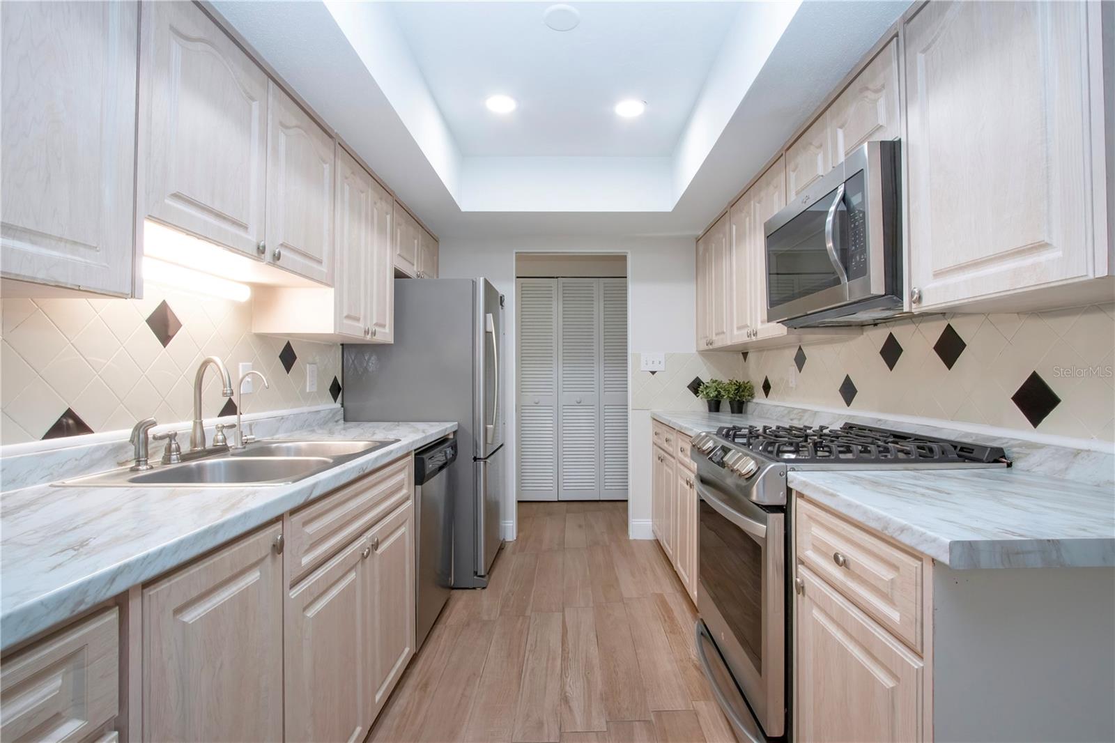 LAS CASAS CONDO - Residential