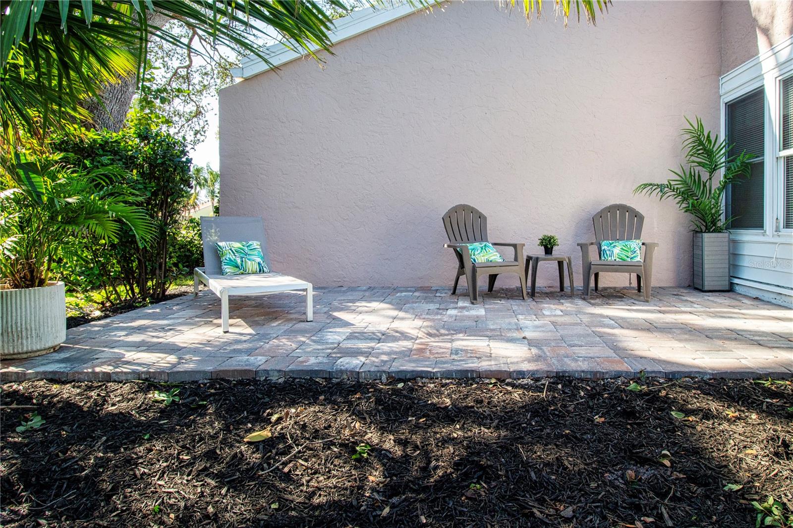 LAS CASAS CONDO - Residential