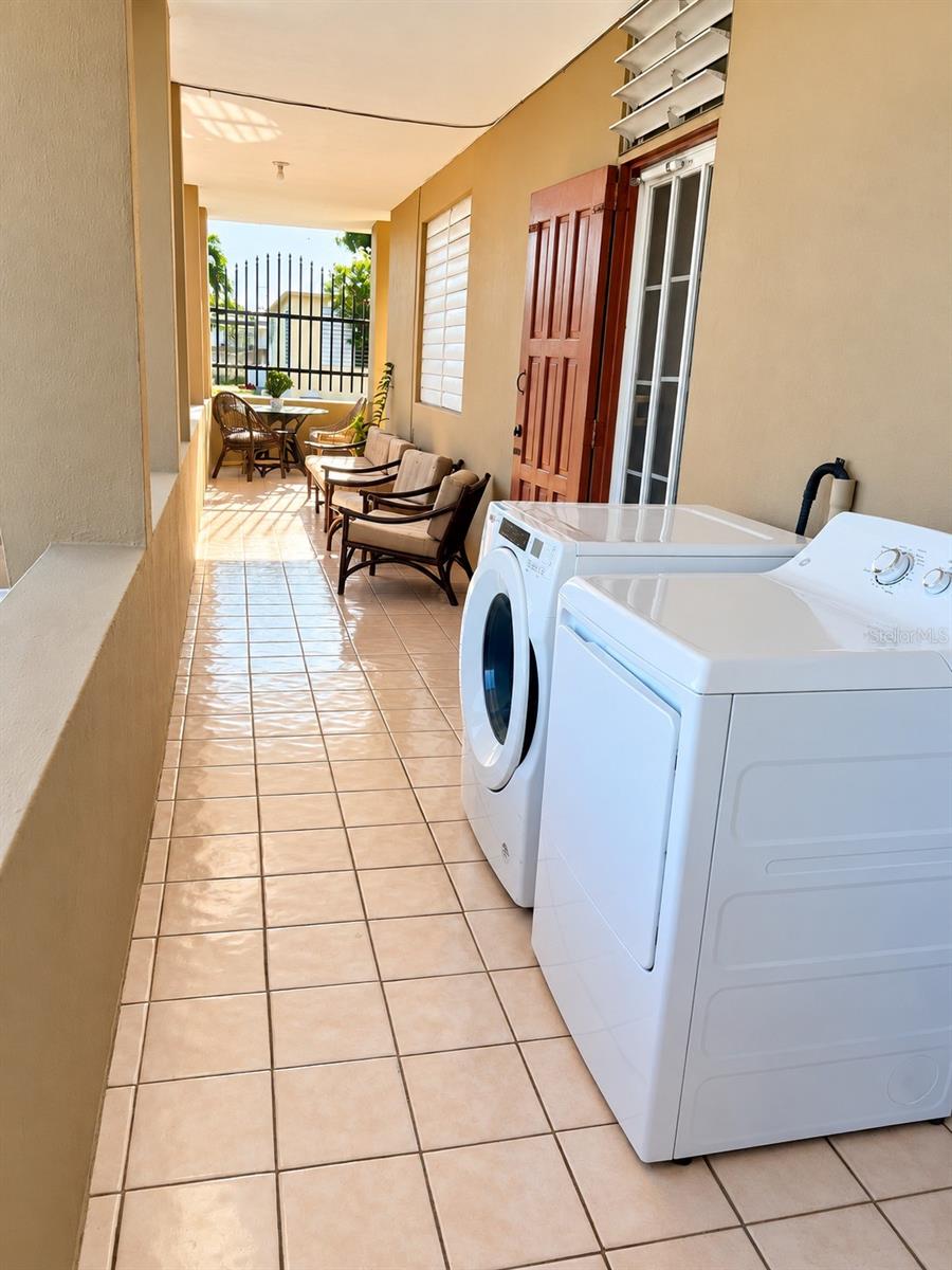URB VILLA GRILLASCA CALLE CARLOS CASANOVA 1504