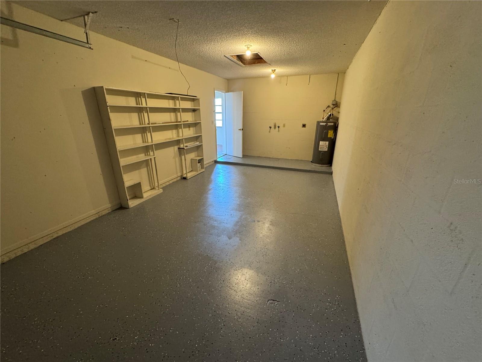 VENICE GARDENS - Residential Lease