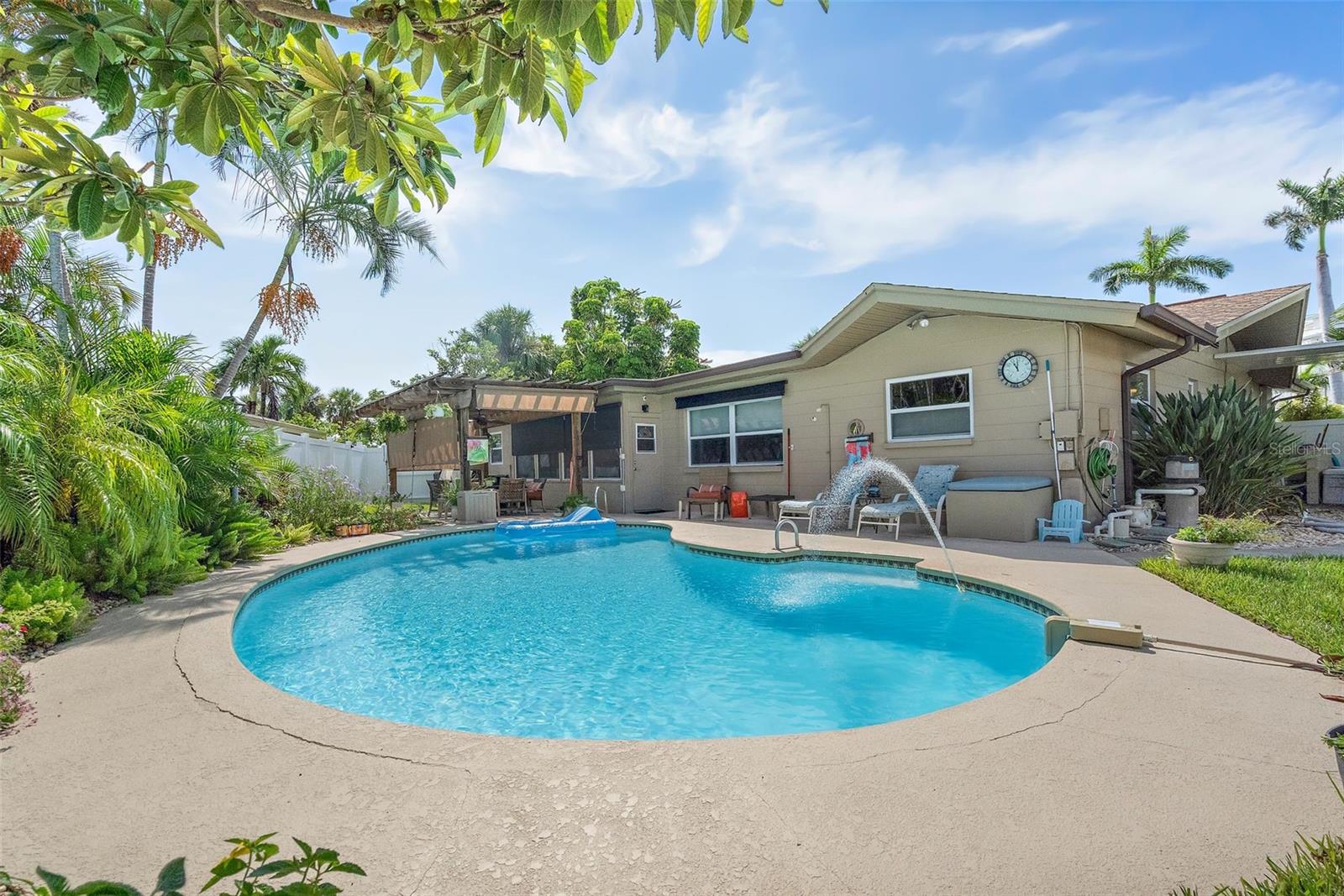 TIERRA VERDE - Residential