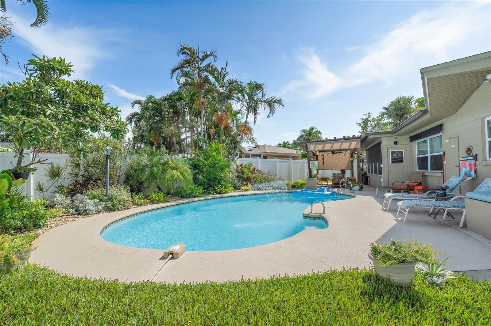 TIERRA VERDE - Residential