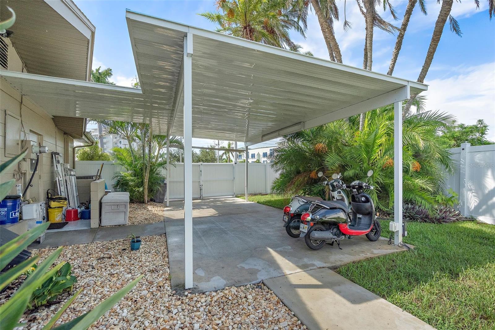 TIERRA VERDE - Residential