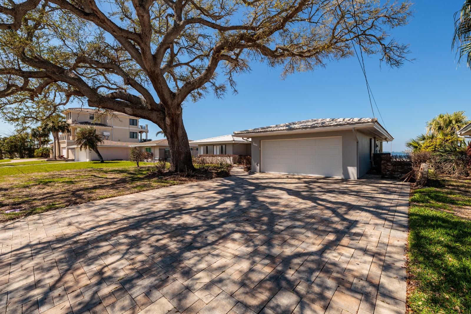 2240 HARBOR VIEW DRIVE