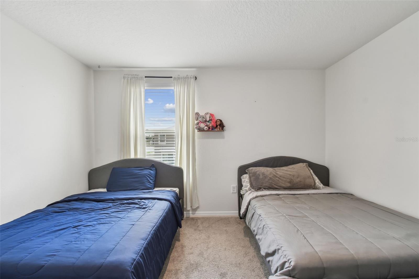 ZEPHYR LAKES SUB - Residential Lease