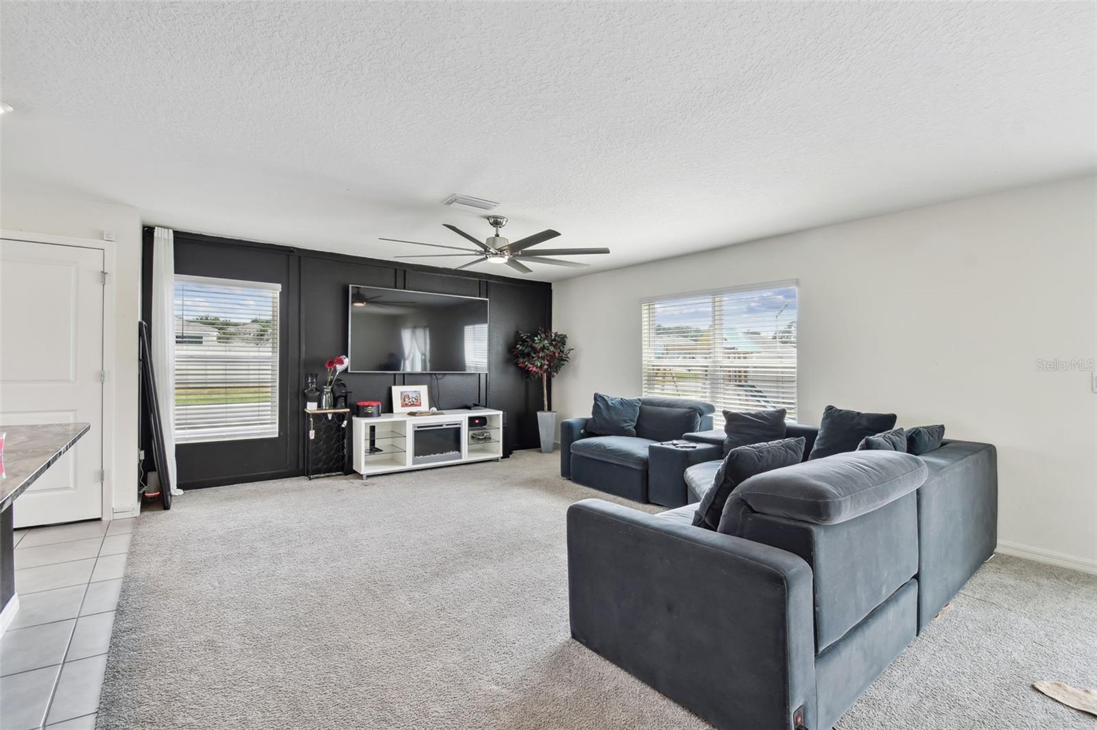 ZEPHYR LAKES SUB - Residential Lease