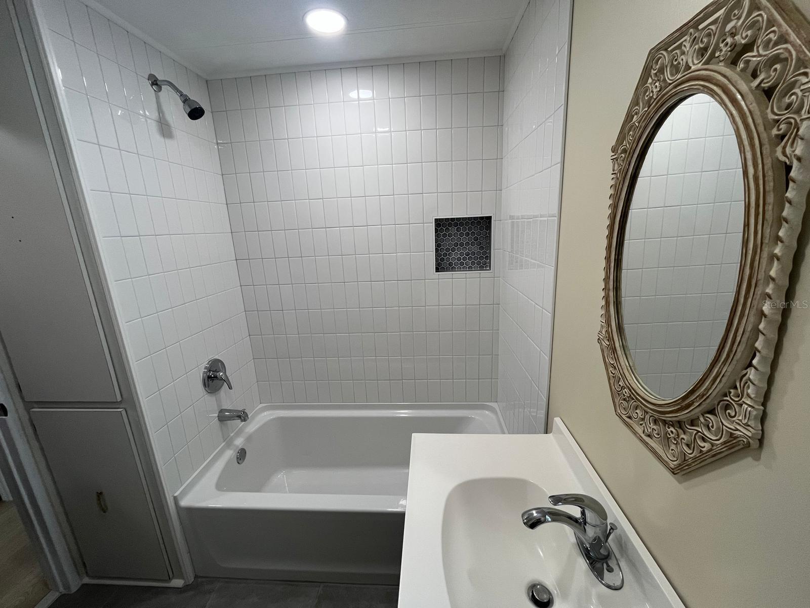 SENATE MANOR UNREC - Residential