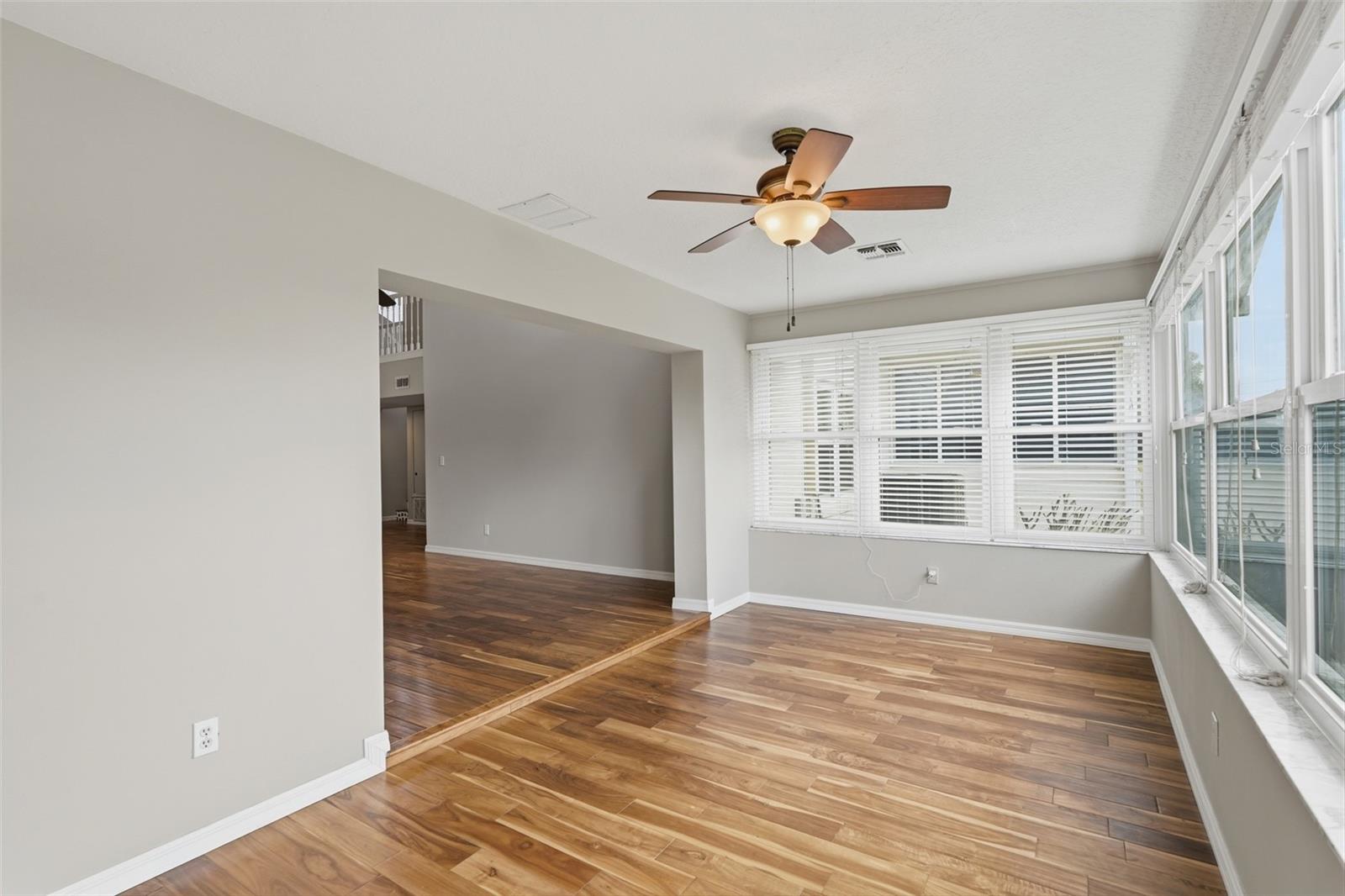 TOWNHOMES VILLAGE - Residential