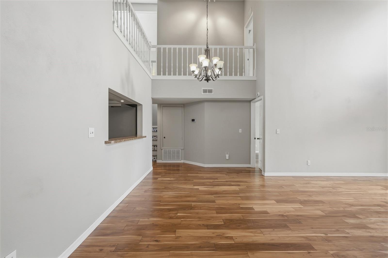 TOWNHOMES VILLAGE - Residential