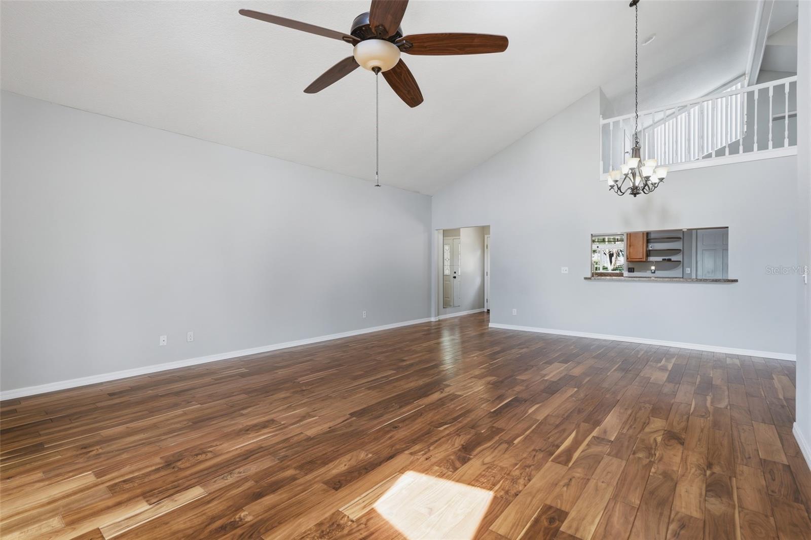 TOWNHOMES VILLAGE - Residential