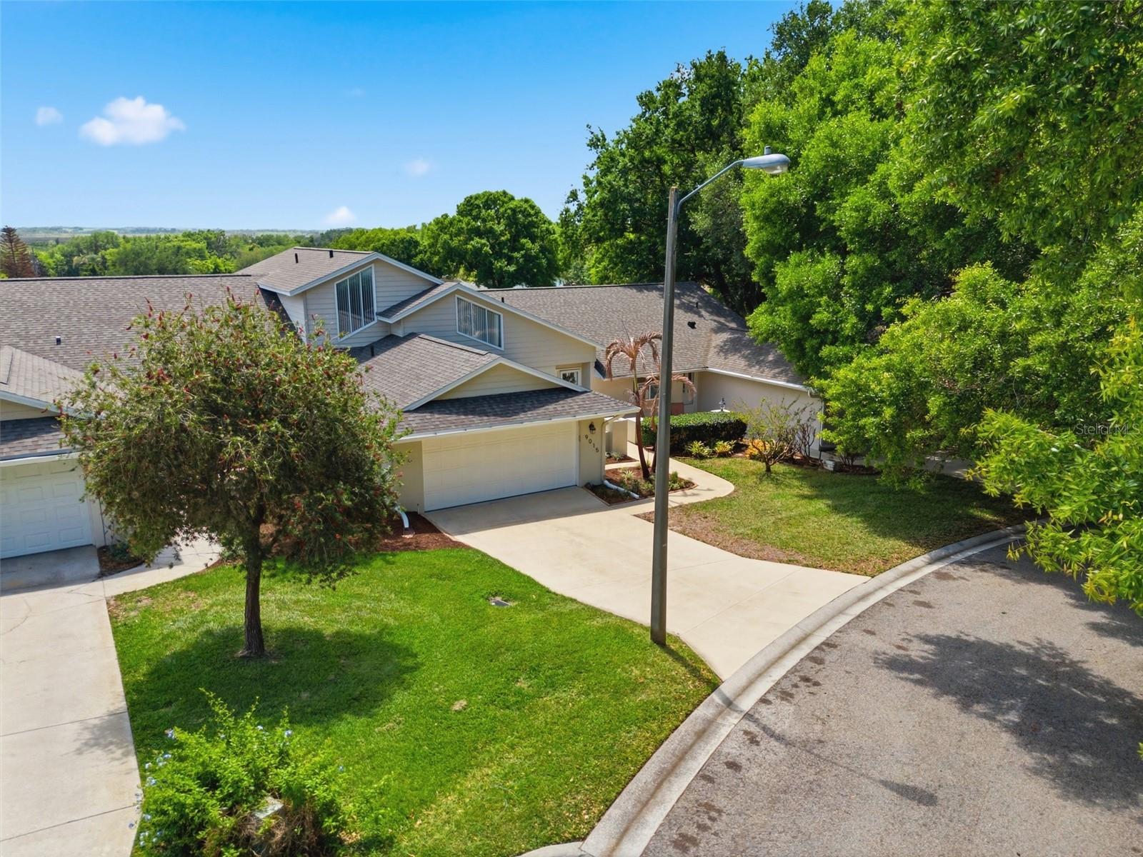 TOWNHOMES VILLAGE - Residential