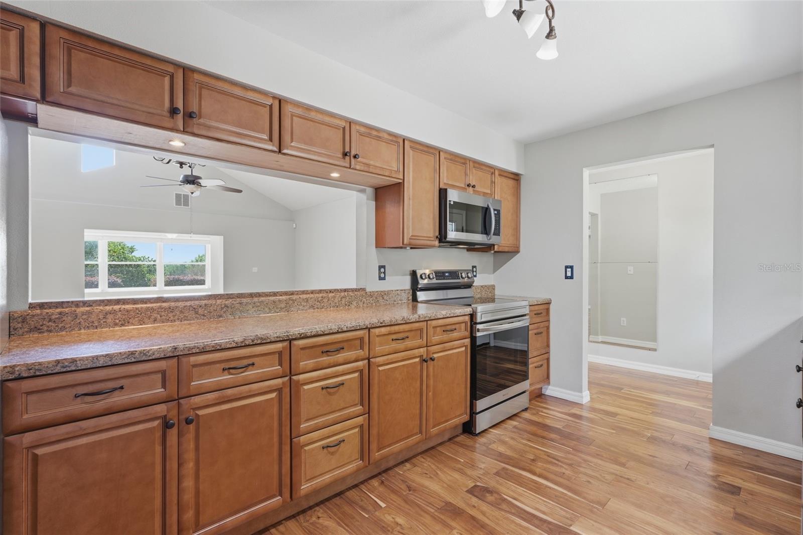 TOWNHOMES VILLAGE - Residential