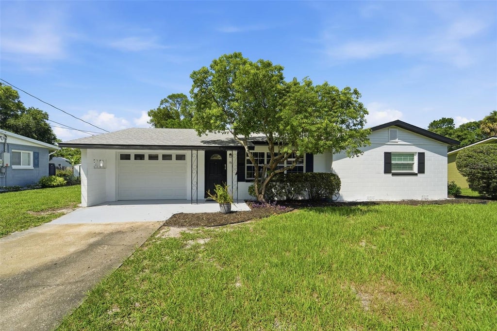 Photo of 16 Oleander Lane, Debary, FL 32713 (MLS # V4950169)