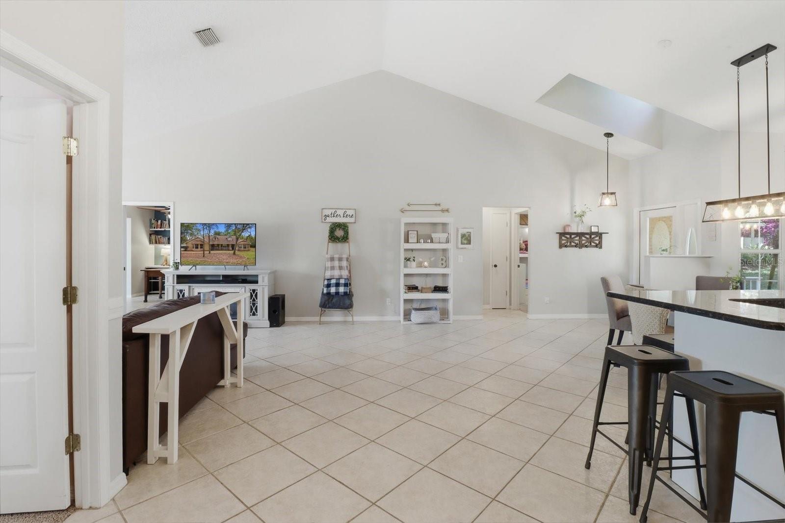 LOCHVERNESS PH 02 - Residential