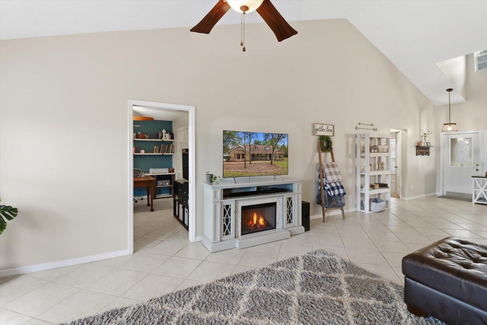 LOCHVERNESS PH 02 - Residential