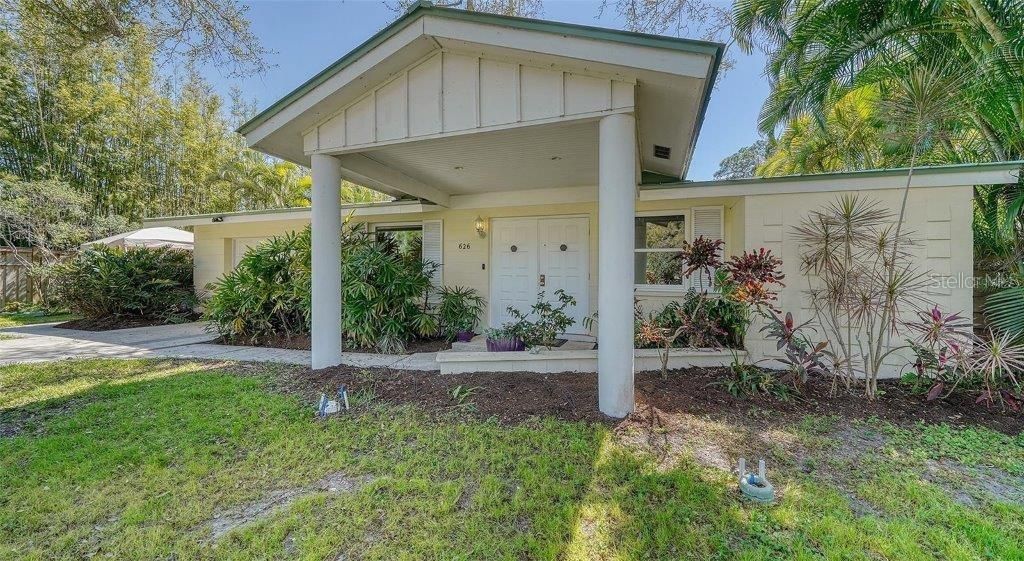Photo of 626 46th Street, Sarasota, FL 34234 (MLS # A4680880)