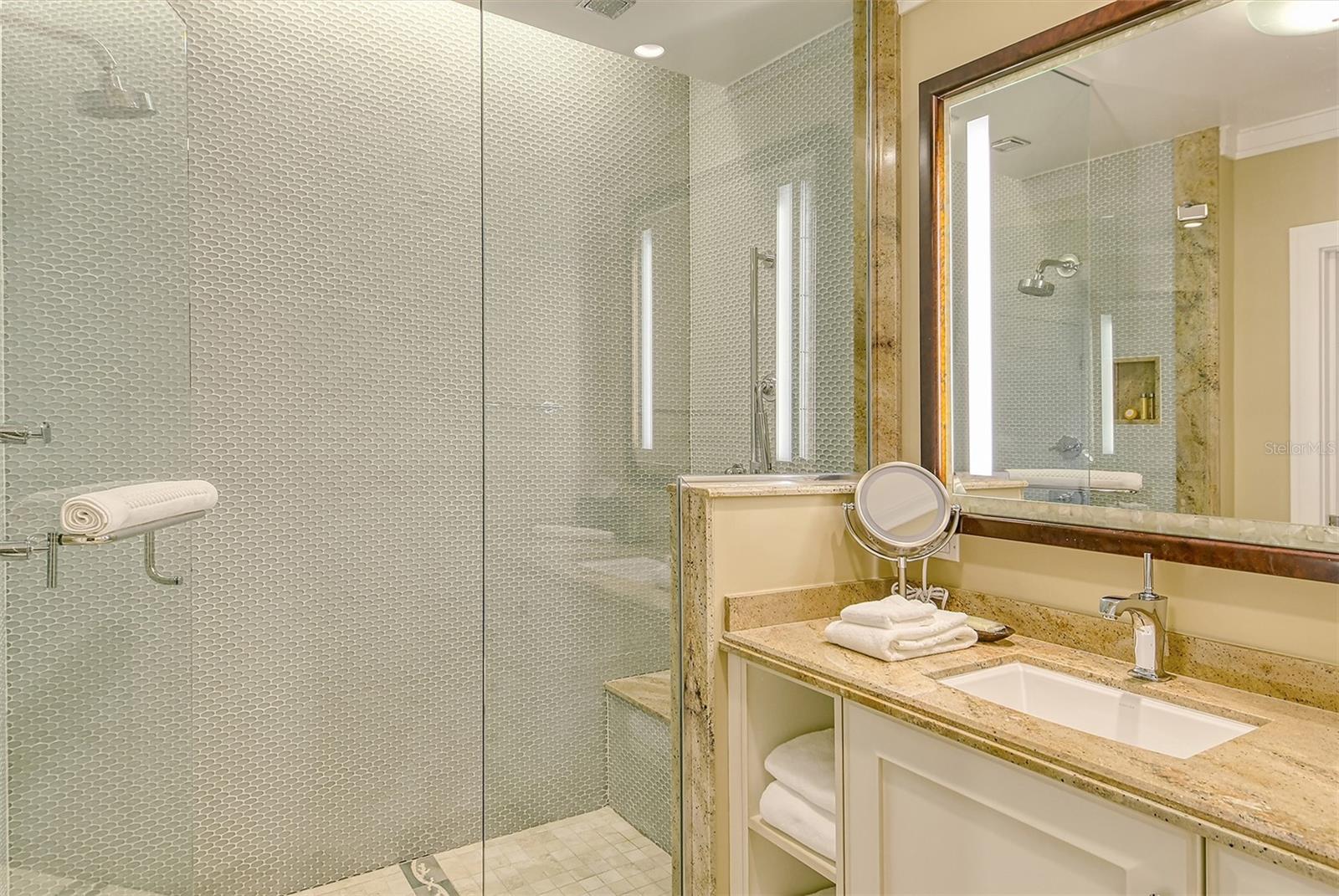 SIESTA KEY BEACH RESIDENCES - Residential