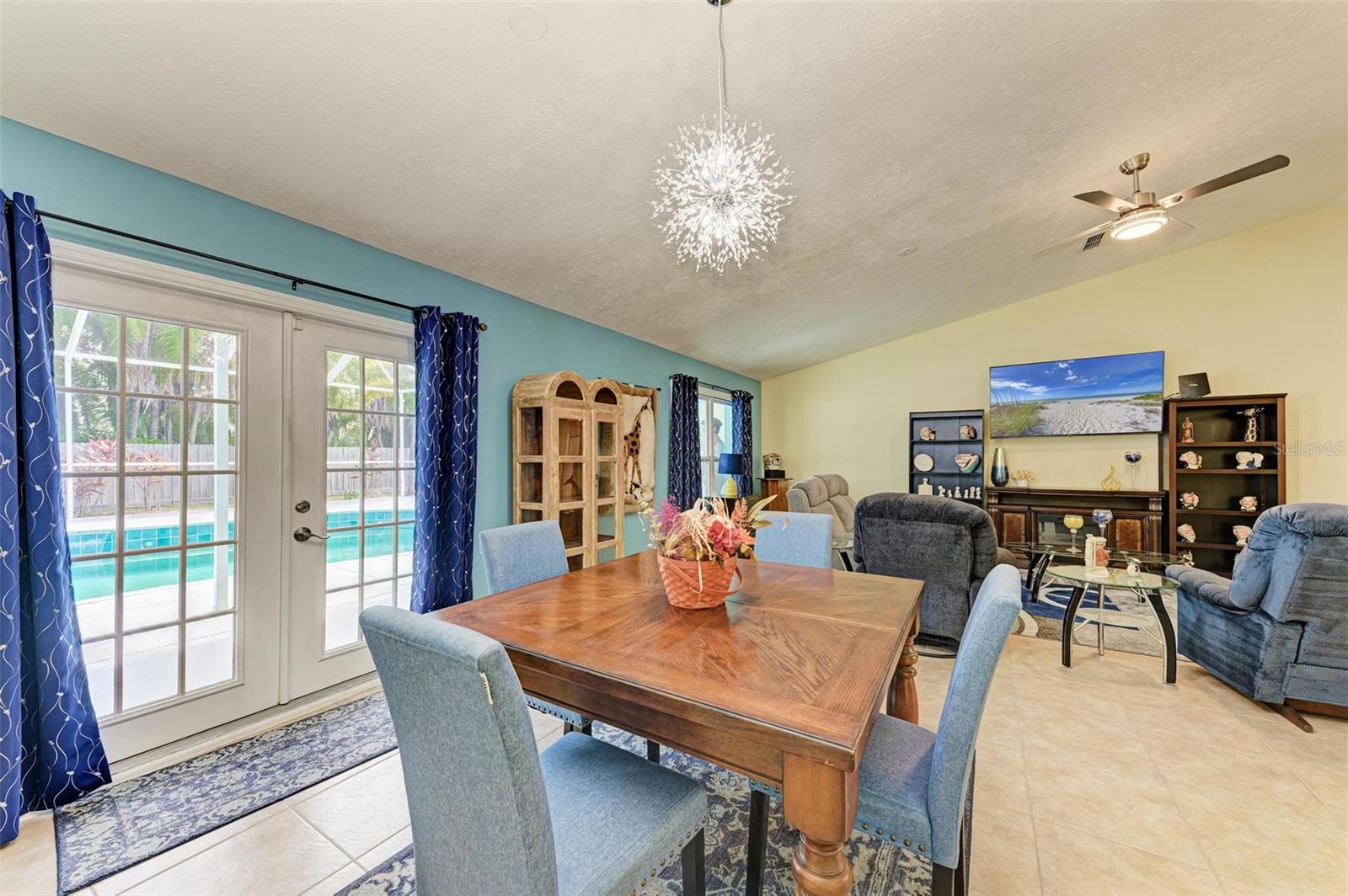 MAPLE LAKES - Residential